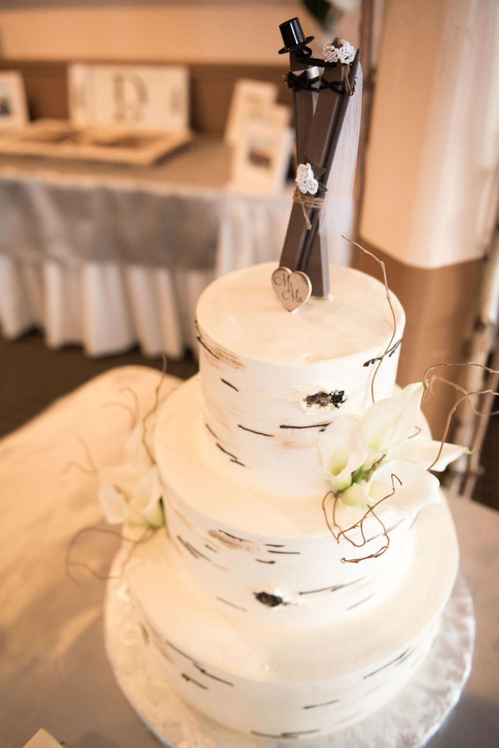 skis wedding cake topper